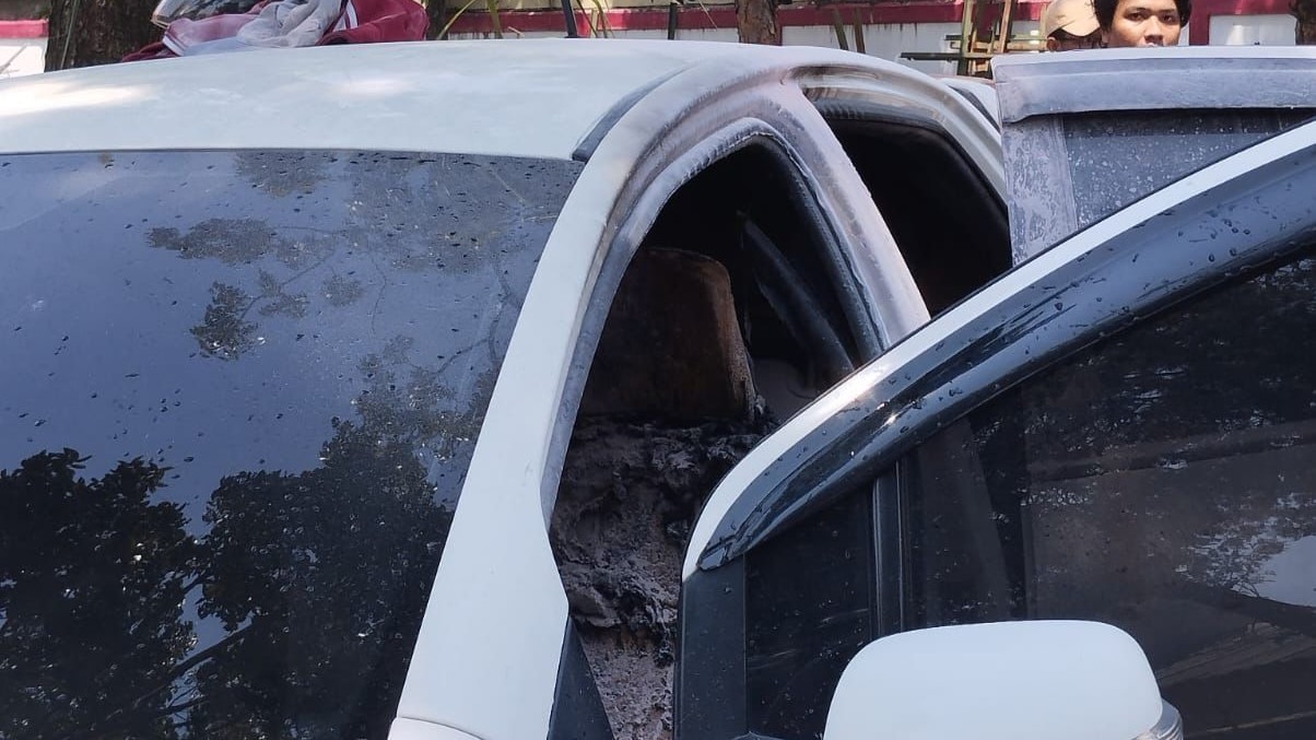 Thumbnail Artikel Kronologis Kejadian Kekerasan dan Pembakaran Mobil di Universitas Singaperbangsa Karawang