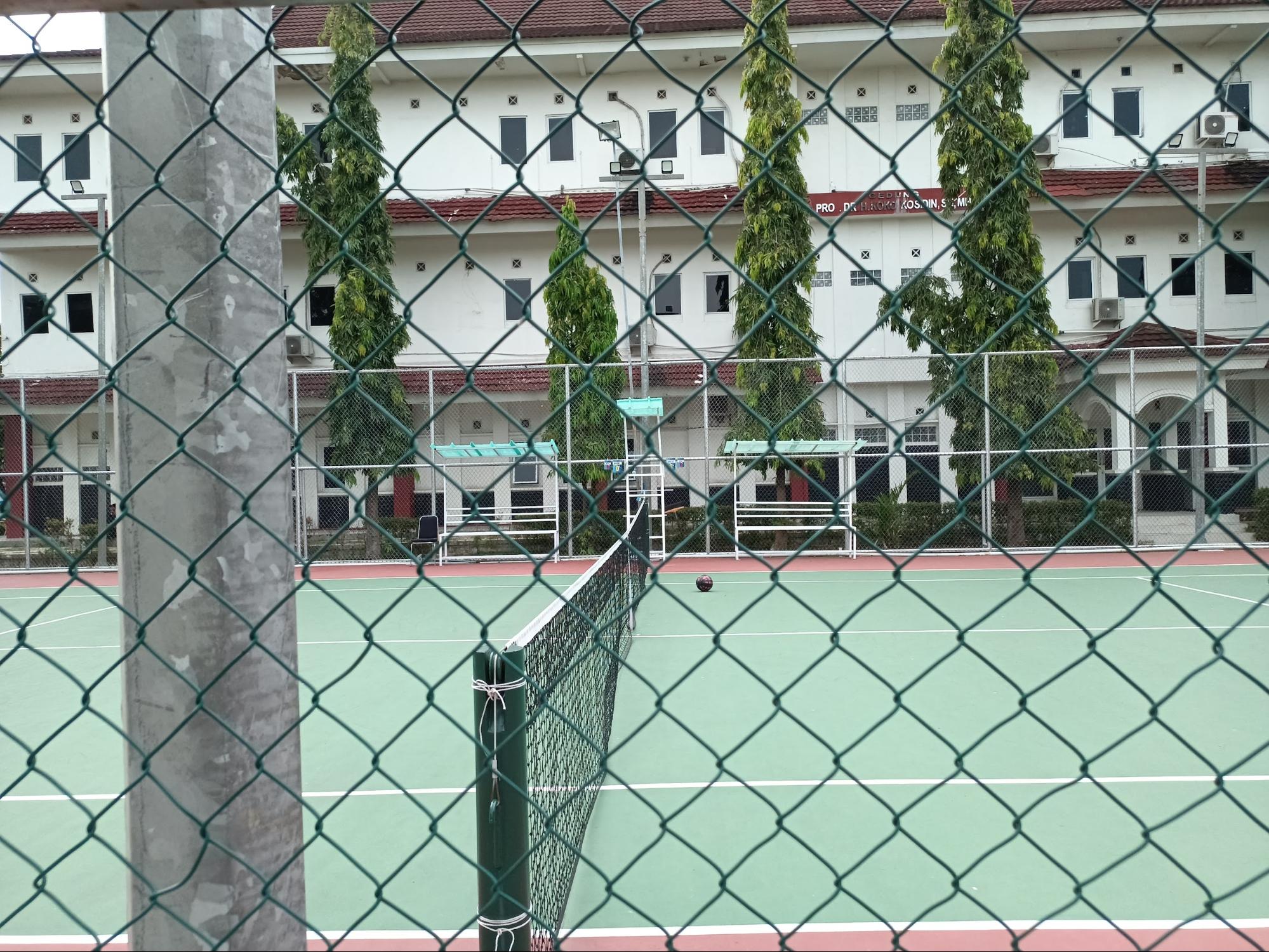 Thumbnail Artikel Pembangunan Mendadak: Lapangan Tenis Diutamakan kepada Tamu VIP